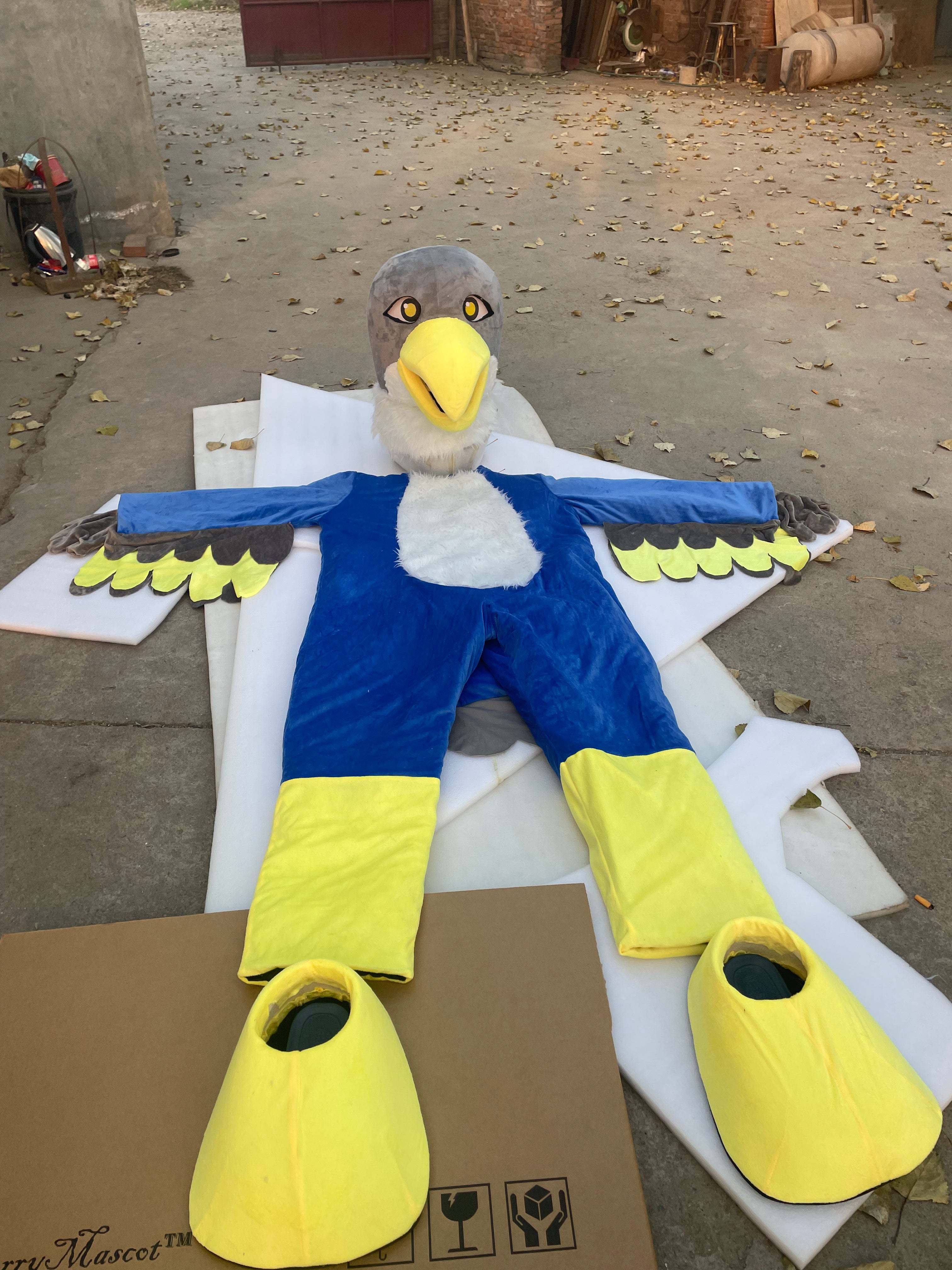 Fierce Falcon Birds Mascot Costumes Carnival Party Cosplay Suit