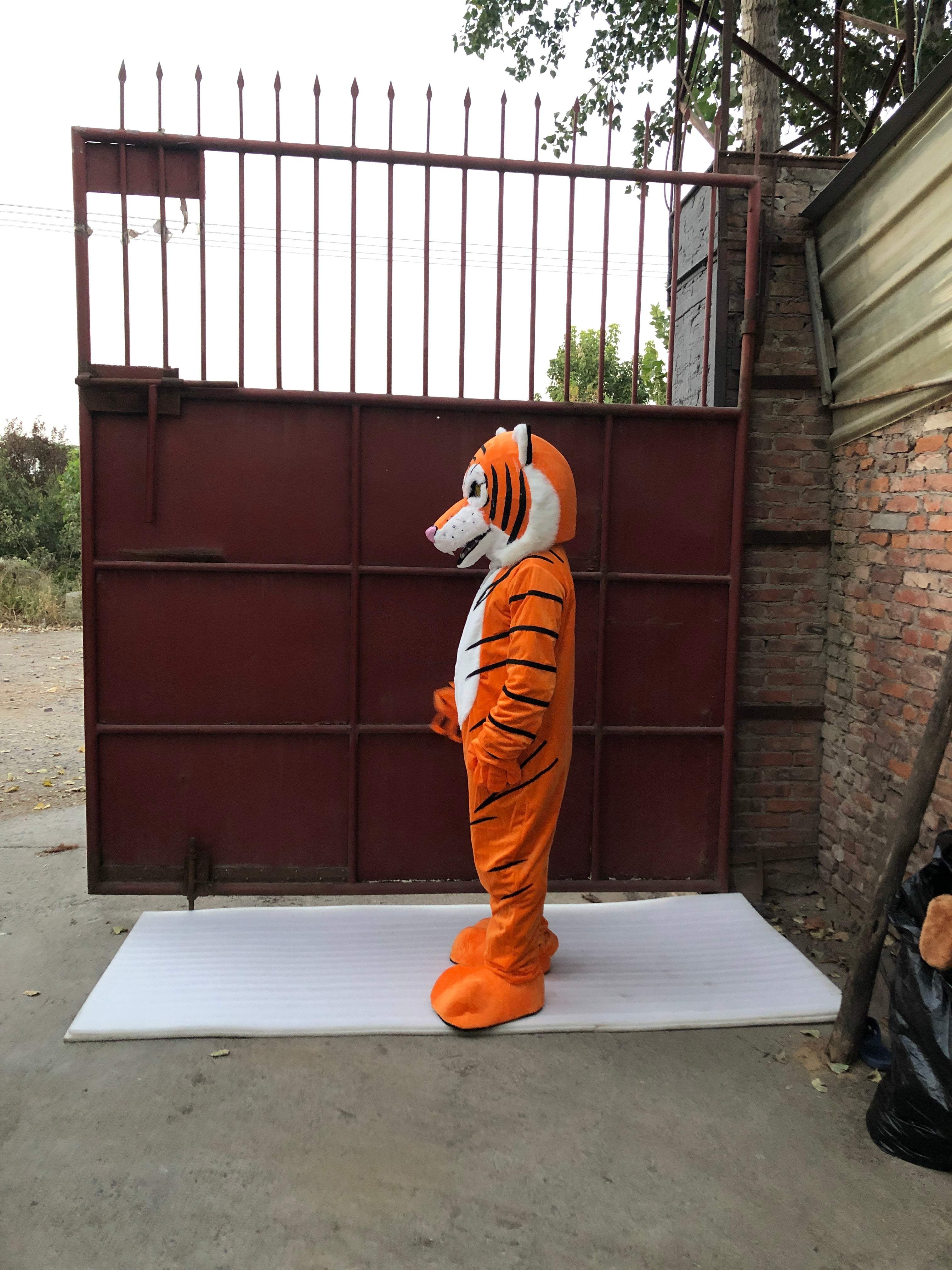 100% ORIGINAL PHOTO 3D Eyes WildCat Tiger Cosplay Unisex Cute Newly Mascot Costume Mascotte Suit Cosplay Party Game Dress Outfit  Adult Hallowen Gift A+ -  by FurryMascot -