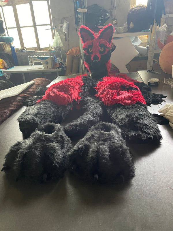 WOLF FURSUIT